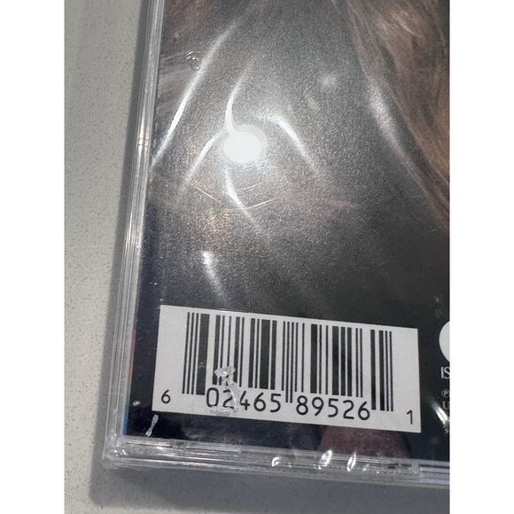 Sabrina Carpenter KISS On Front Short N’ Sweet Signed Photo And Signed Card - #5 - Picture 9 of 9